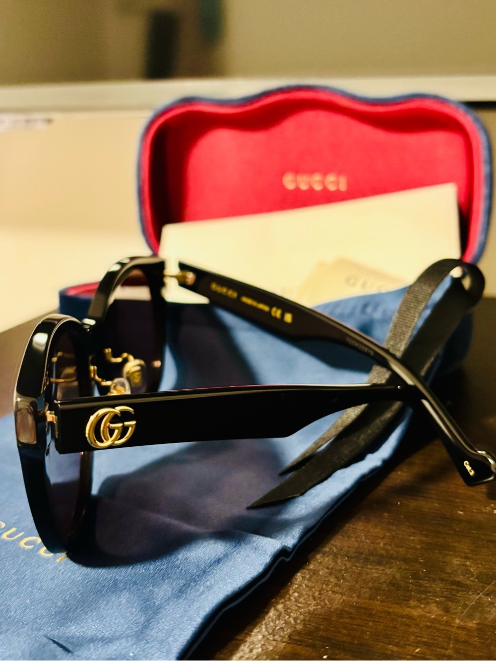 Authentic Gucci Women's Sunglasses - Picture 4 of 5